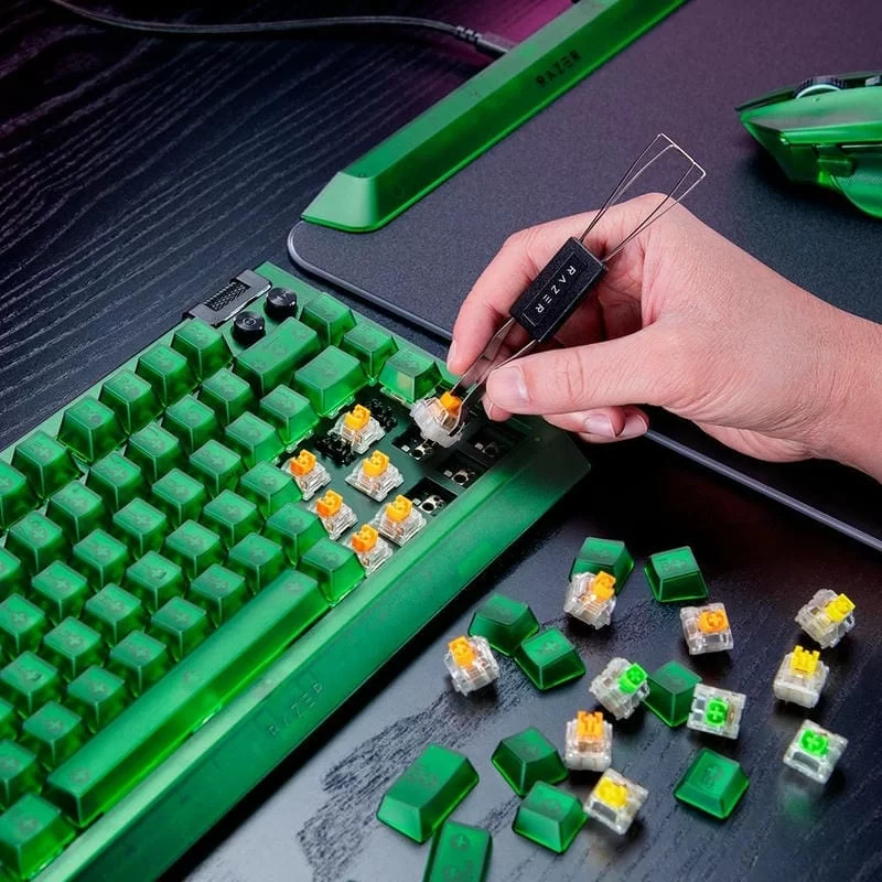 Razer BlackWidow V4 75% Phantom Green Tactile Gaming Mechanical Keyboard - Razer™ Orange Tactile Mechanical switches Gen-3 5 Razer BlackWidow V4 75% Phantom Green Tactile Gaming Mechanical Keyboard - Razer™ Orange Tactile Mechanical switches Gen-3 - Ảnh 5